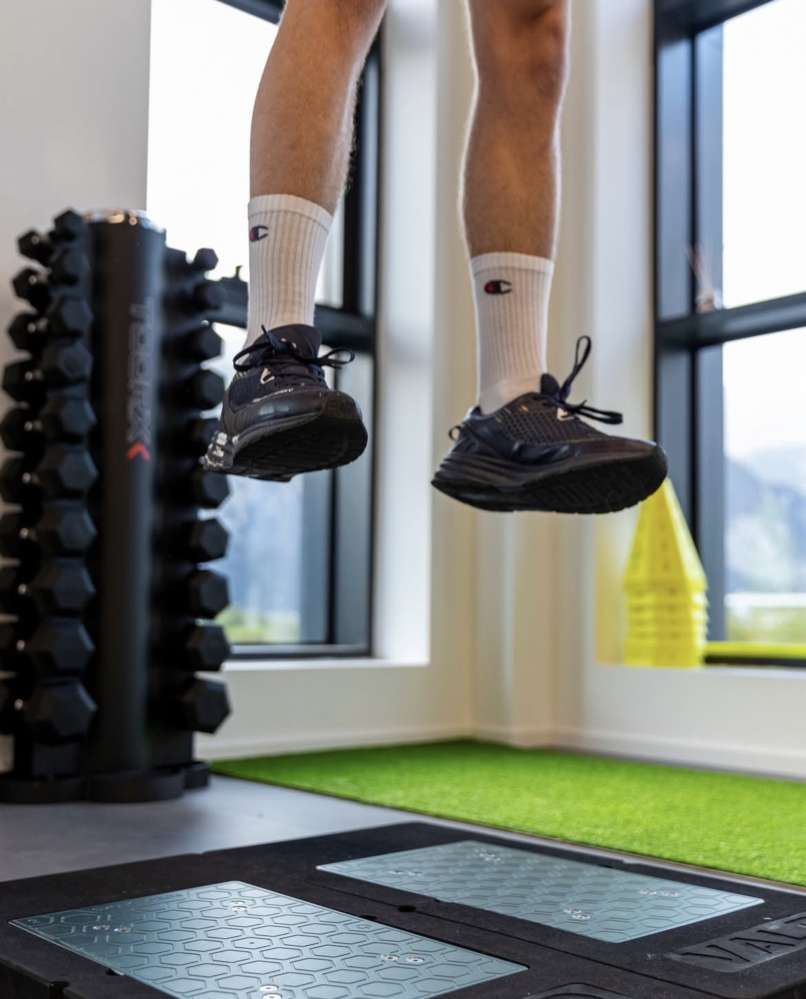 Jump testing on force plates during power training